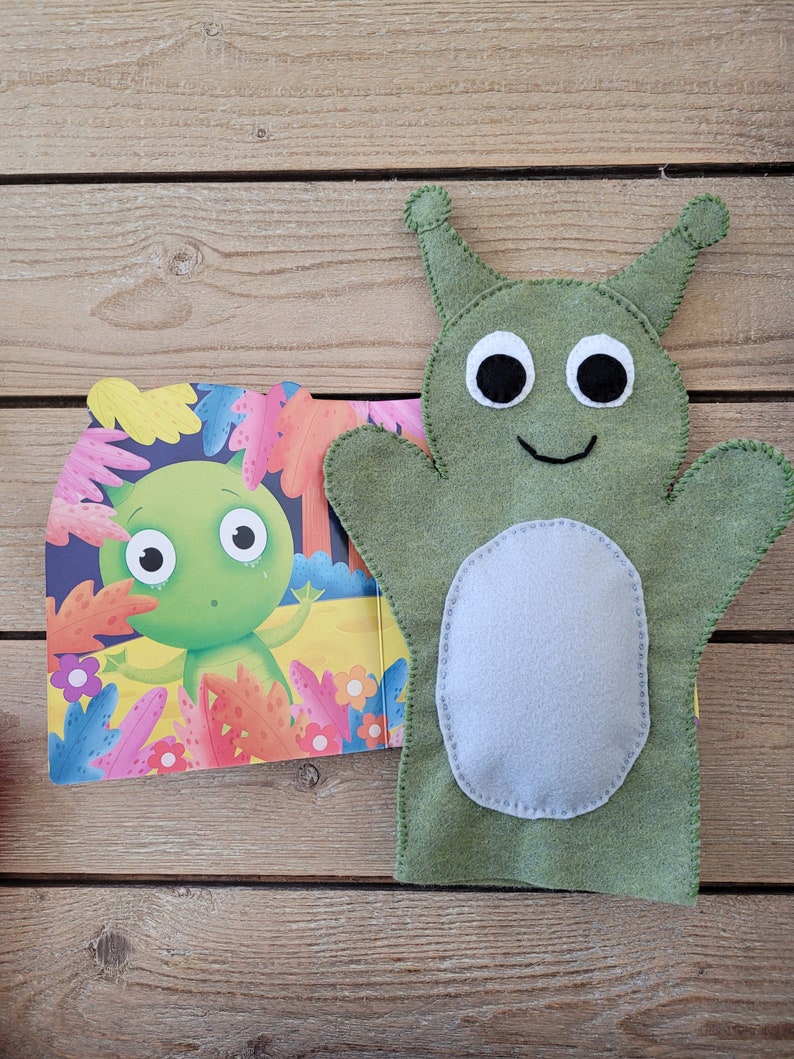 Handmade Felt Alien Puppet & Storybook Set: Preschool Learning Toy - Etsy