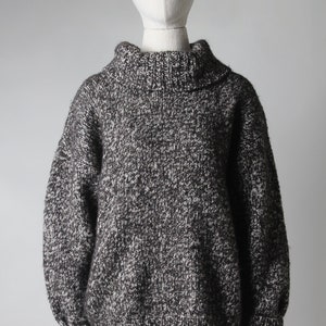hand knit oversized sweater / s m l
