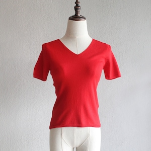 rouge wool v-neck top / xs
