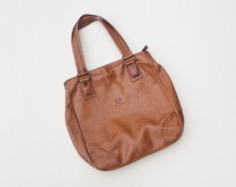 brown leather shoulder bag