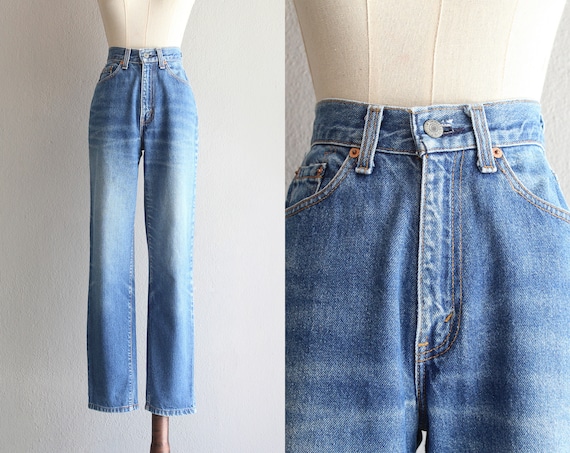 Levi's mom jeans / 25"