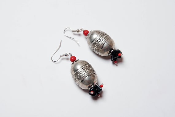 Silver Nepali Earrings with Coral beads, black lu… - image 1