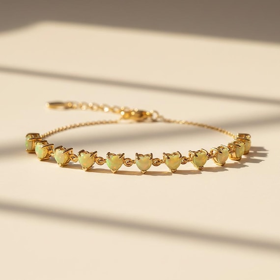 14Kイエローゴールドの繊細なラブブレスレット、エチオピア産オパール