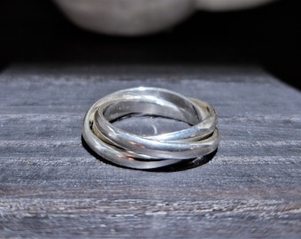 Silver Trinity Ring - Stackable Rings - Fidelity Friendship Love - Silver Band Ring - Symbol Of Relationships - Past Present Future