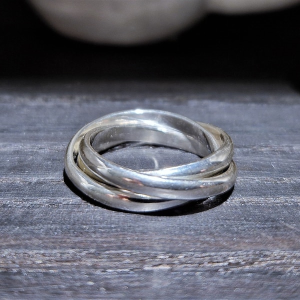 Silver Trinity Ring - Stackable Rings - Fidelity Friendship Love - Silver Band Ring - Symbol Of Relationships - Past Present Future