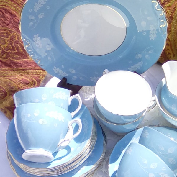 Vintage Colclough Acorn and oak leaf 21 piece tea set. Turquoise / blue / gold trim