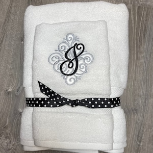 Swirly Initial Bath Towel