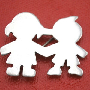 Sterling Silver friendship  brooch Taxco Mexico boy girl holding hands child figurine pin