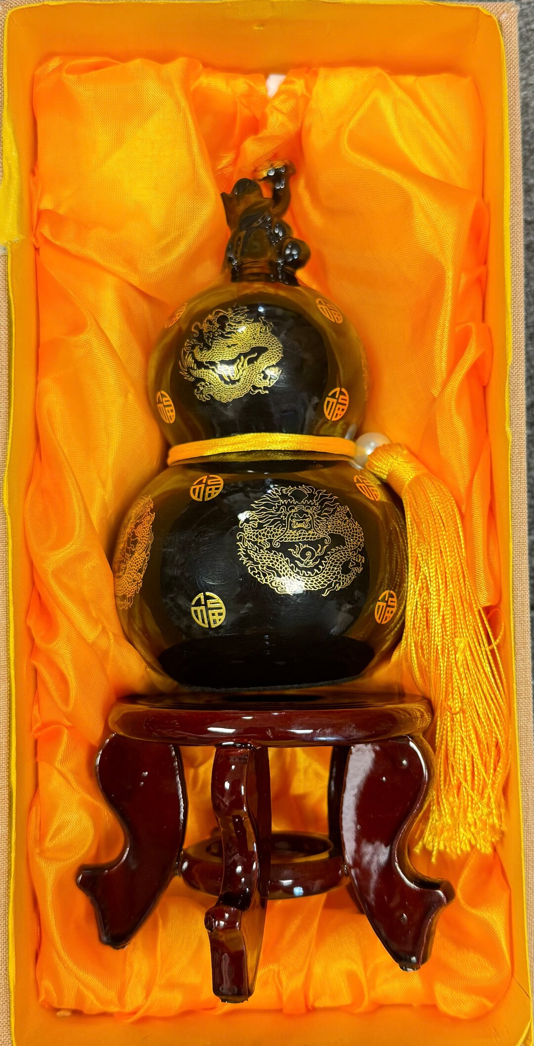 黒翡翠 ひょうたん型置物 中国土産 台座付 専用箱付 黒翡翠 ひょうたん型