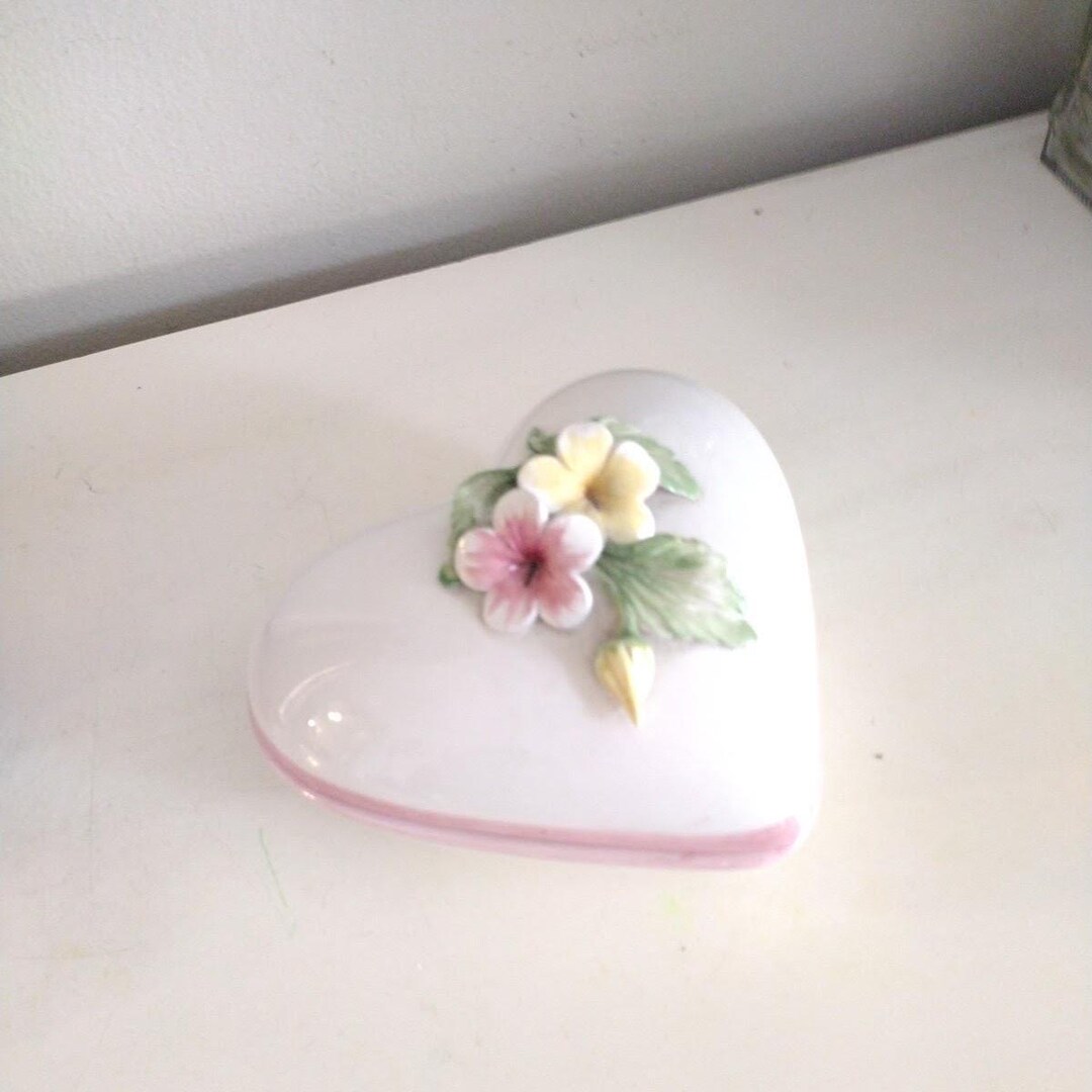 Vintage Heart Jewelry Box - Zinc Alloy Metal Trinket Organizer With Fluff Lining, 4.1x3.9x2.4in