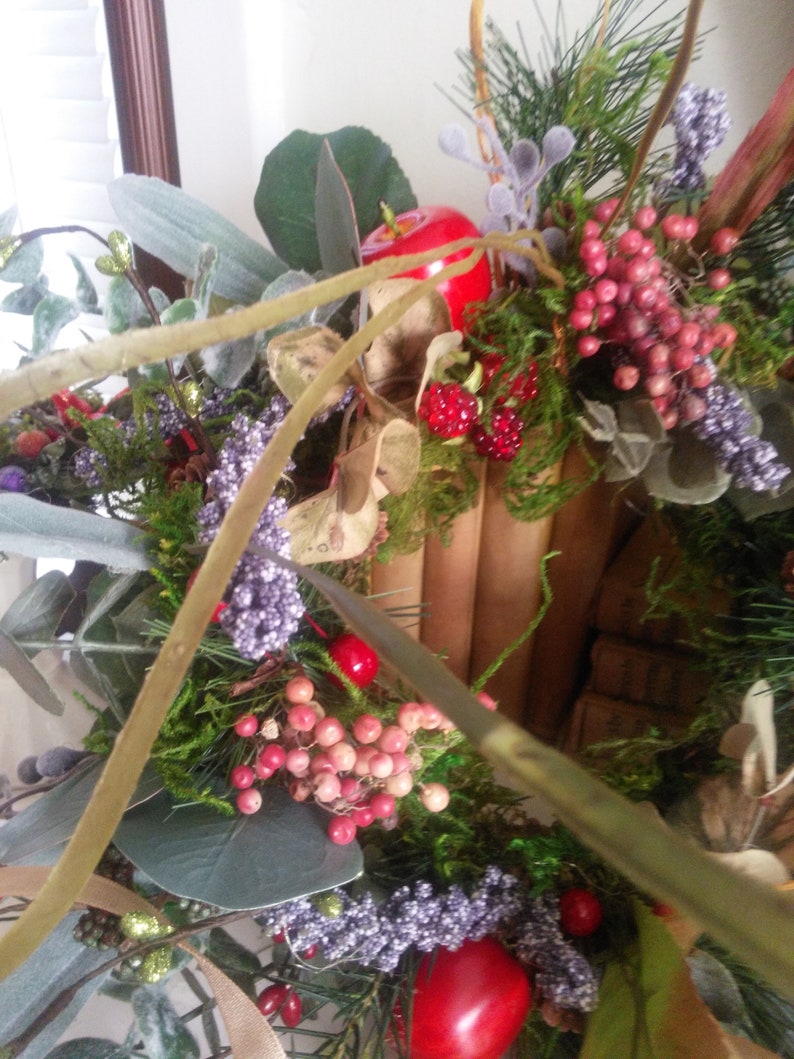 Everyday Valentine/'s berries and mixed greens candle wreath
