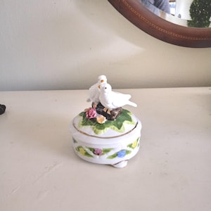Hand Painted Italian Porcelain Ring Box