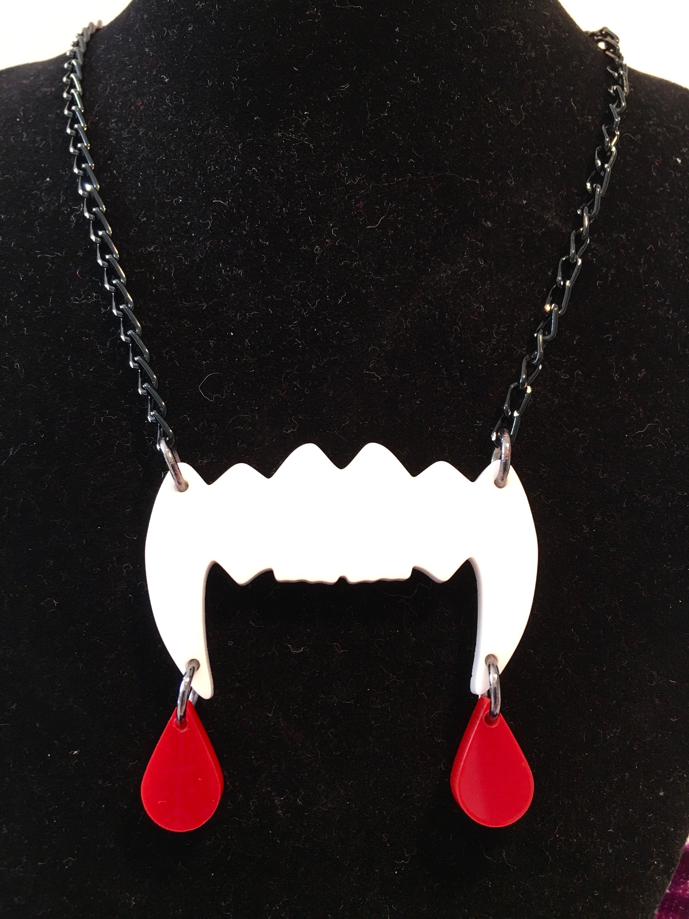 vampire fang choker