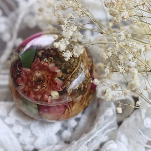 Custom Memorial Floral Ring Box, Wedding Gift, Floral Preservation, Trinket Box, Stash Box, Resin Container, Minimal and Clean, Aesthetic