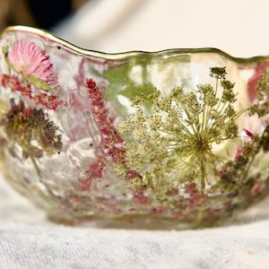 Custom Floral Resin Bowl: Wedding & Memorial Flower Preservation