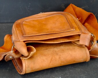 ヴィンテージ 革バッグ フリンジ ロック ネイティブ インディアン 古着 サイケ USA VINTAGE EMBBOSED FRINGE DESIGN LEATHER SHOULDER BAG