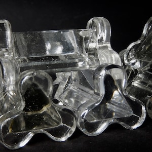 Set of Nine Vintage French Lead Crystal Glass Knife / Cutlery Rests : Set of 9 Original Vintage Crystal Rests - Trefoil Style - KR5