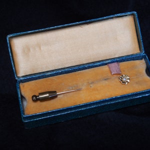 French Hallmarked Gold Lapel Pin - Delicate Antique Gold Flower with Seed Pearl Centre - Spring Secure End Stopper - Boxed - J16