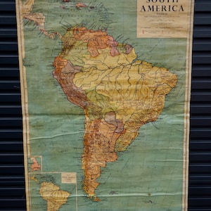 Vervolgkeuzelijst Engelse 1955-kaart van Zuid-Amerika - jaren 1950 onderwijshulpmiddel of middelpunt interieurontwerp - originele vintage kaart - AP032