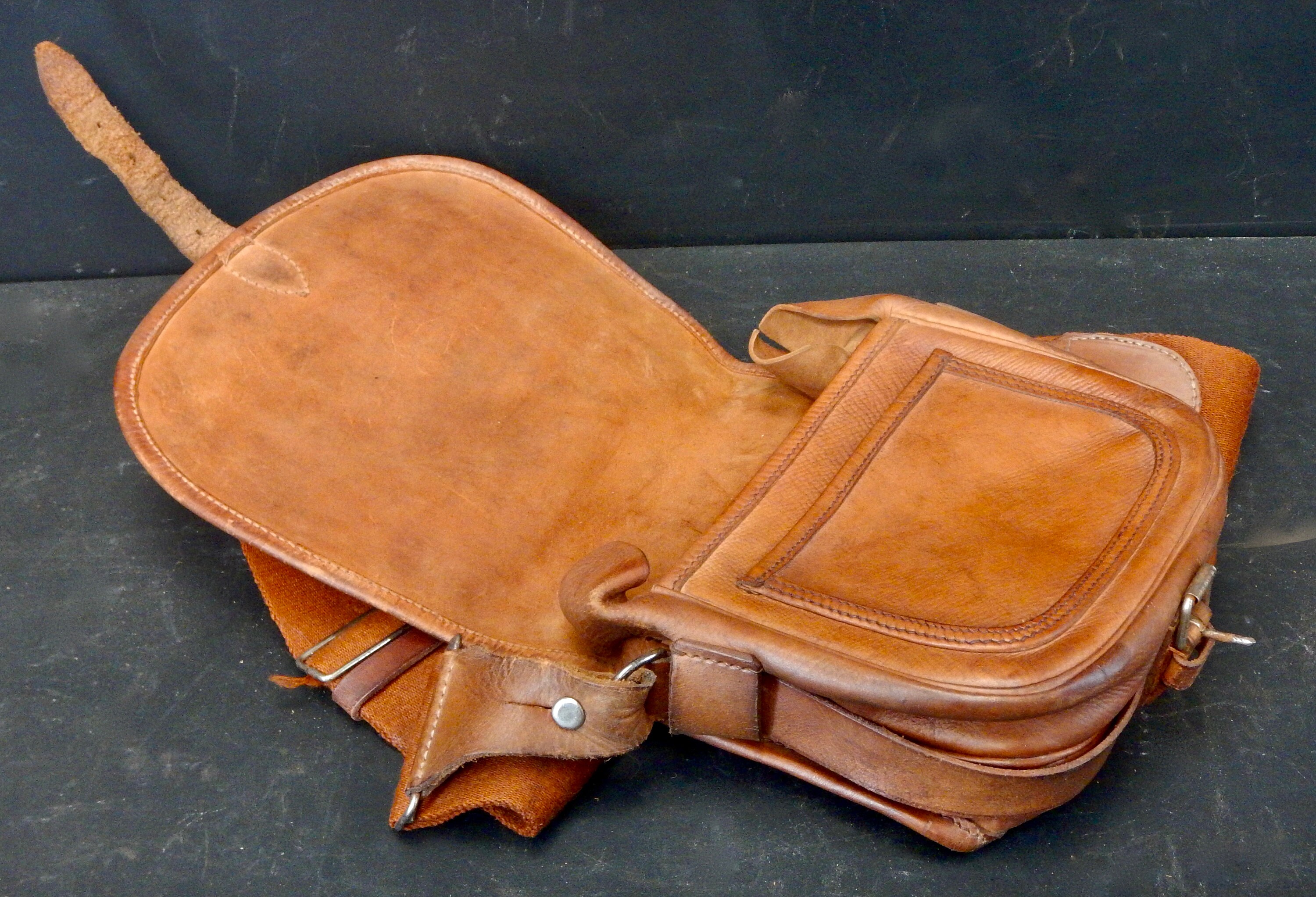 French Vintage Leather Cartridge Bag - Shoulder Handbag