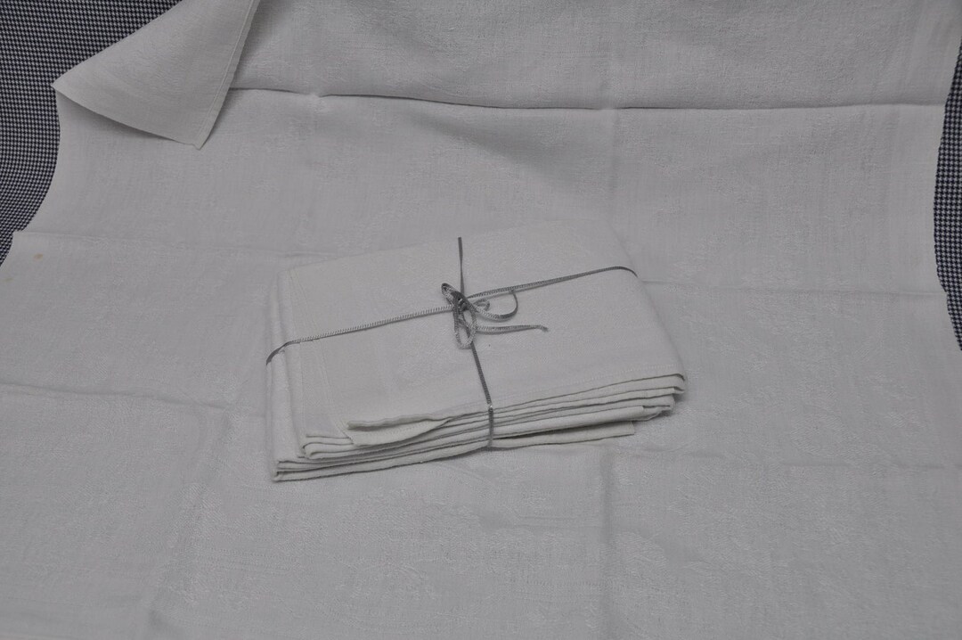 Twelve Vintage Linen Damask Serviettes or Table Napkins 12 Etsy