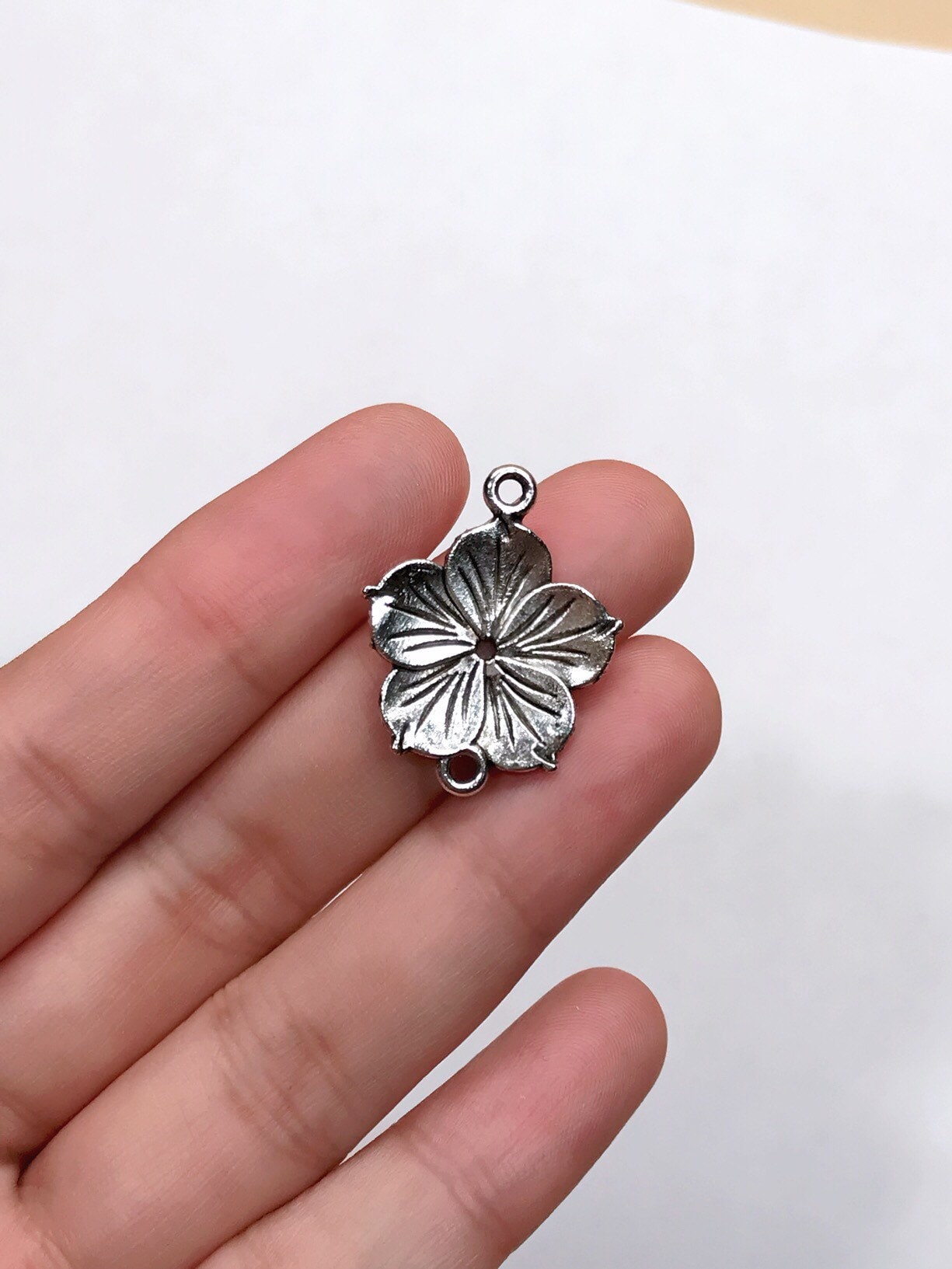 10PCS Tibetan Silver Flower Connector Charms Pendants Crafts Necklace Jewelry
