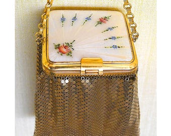Bolsa de toucador em malha dourada dos anos 1930, bolsa de dança floral em esmalte guilhoché, tampa quadrada.