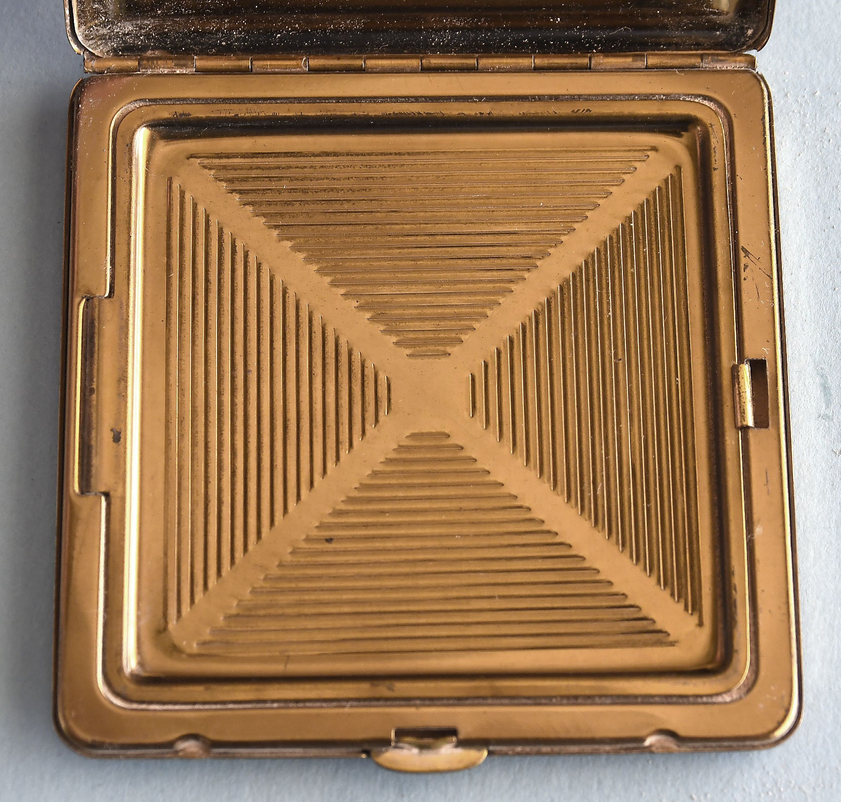 Large GOLD Powder Compact Floral Design on Powder Compact - Etsy