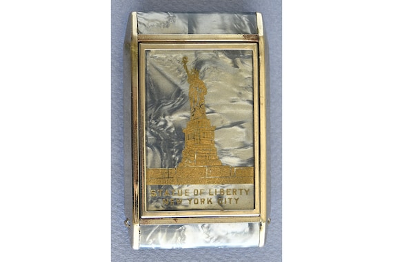 Vintage Statue of Liberty Powder Compact, NYC Souvenir