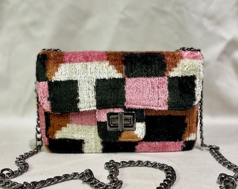 Bolso Ikat Coco Catania: Bolso bohemio artesanal de terciopelo para uso diario