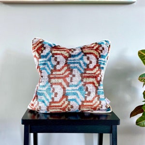 Ikat Pillow Cover Slow River [16&quot;x16&quot; | 40x40 cm]