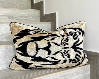 Velvet Ikat Cushion Lion King | Velvet Ikat Pillow Lion King