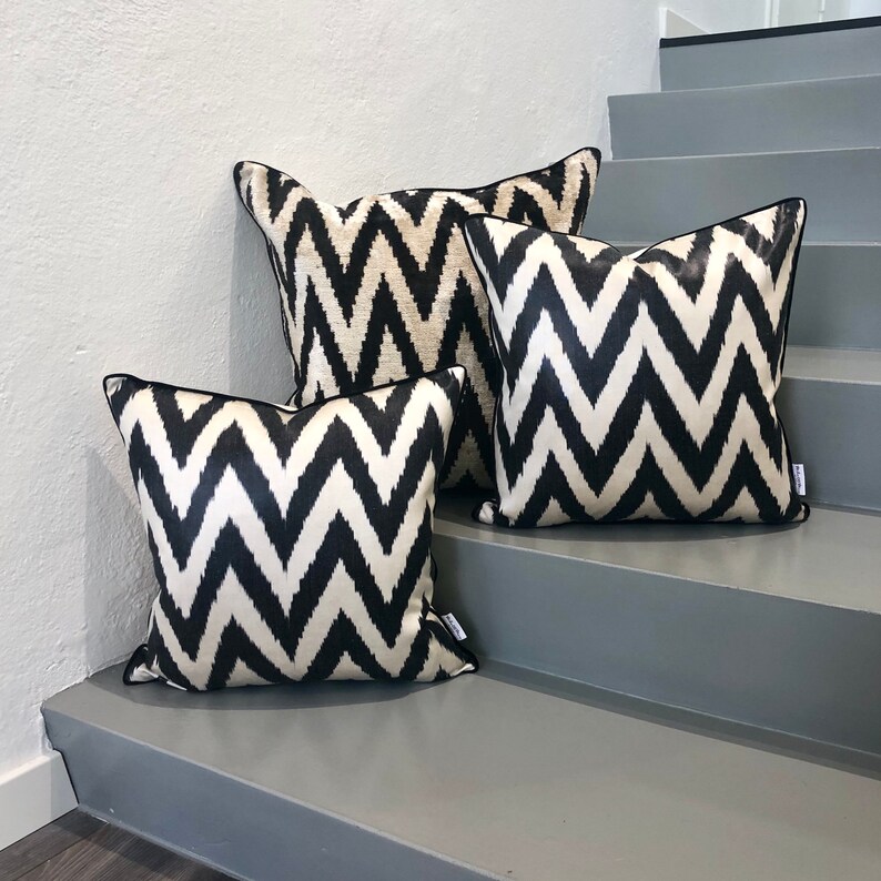 MilaMiroStudio Silk Ikat Pillow Cover - Thumbnail 2