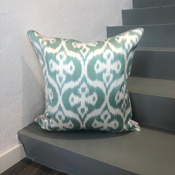 Seide Ikat Kissenbezug Mintgrün - Statement Kissenbezüge