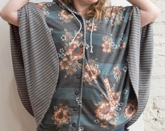 Poncho per adulti; con cappuccio; personalizzato; chiusura a scatto