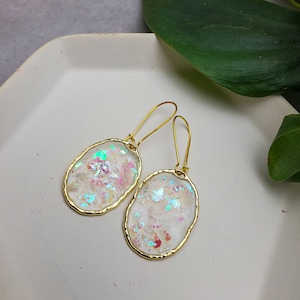 iridescent ovals | resin on 18k kidney hook