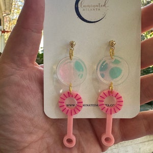 boucles d&#39;oreilles baguette bulles | acrylique sur poteau sphérique plaqué or 18 carats