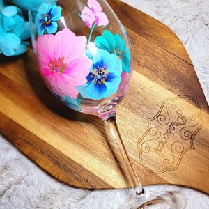 Large Floral Designed Wine Glass, 19oz.