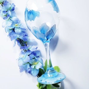 Blue Floral Designed 12oz Wine Glass