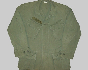 Old Vtg 1960s US Army Slant Pocket Jungle Jacket Fatigue Shirt 1969 Size Small Short