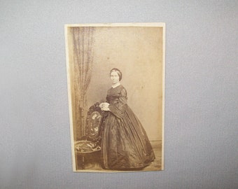 Old Antique Vtg 1860s Young Woman CDV Photograph Civil War Era Standing Nice