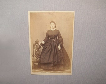 Old Antique Vtg 1860s Young Woman CDV Photograph Civil War Era Front Standing