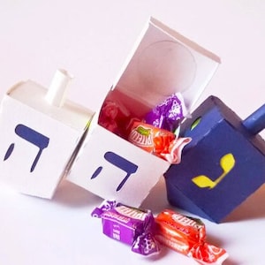 HANUKKA DREIDEL. Modèles SVG. Boîte de bonbons. Fête juive. Symboles de Hanoucca. Fichiers Dxf SilhouetteStudio Ai Svg Png Pdf. Téléchargement instantané.
