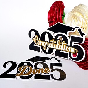 DÉCORATIONS DE DIPLME 2025. Modèles Svg. Décorations de gâteau de remise des diplômes. Camée Silhouette Cricut. Fichiers Svg Png Dxf AI SilhouetteStudio Pdf.