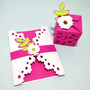 Modèles SVG. ENSEMBLE DE FLEURS. Boîte de faveur et carte pliable. SilhouetteCameo, Cricut, Découpe Laser. Fichiers Dxf Ai SilhouetteStudio Svg Png Pdf.