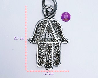 Elegant Hamsa Hand Silver Pendant - Minimalist Moroccan Charm Necklace for Stylish Summer Accessorizing, Perfect Gift