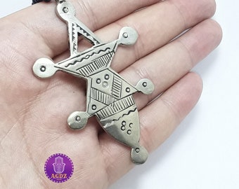 Vintage Touareg Southern Cross Necklace, Handcrafted Saharan African Jewelry, Ethnic Bijoux for Cultural Enthusiasts, Unique Nomad Gift