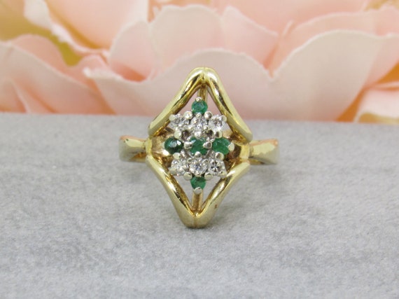 Vintage 14K Yellow Gold Diamond & Emerald Ring - image 4