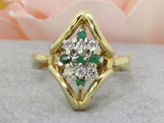 Vintage 14K Yellow Gold Diamond & Emerald Ring - image 9
