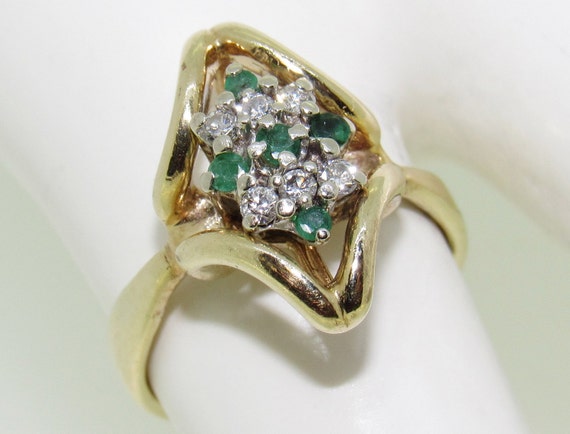 Vintage 14K Yellow Gold Diamond & Emerald Ring - image 10